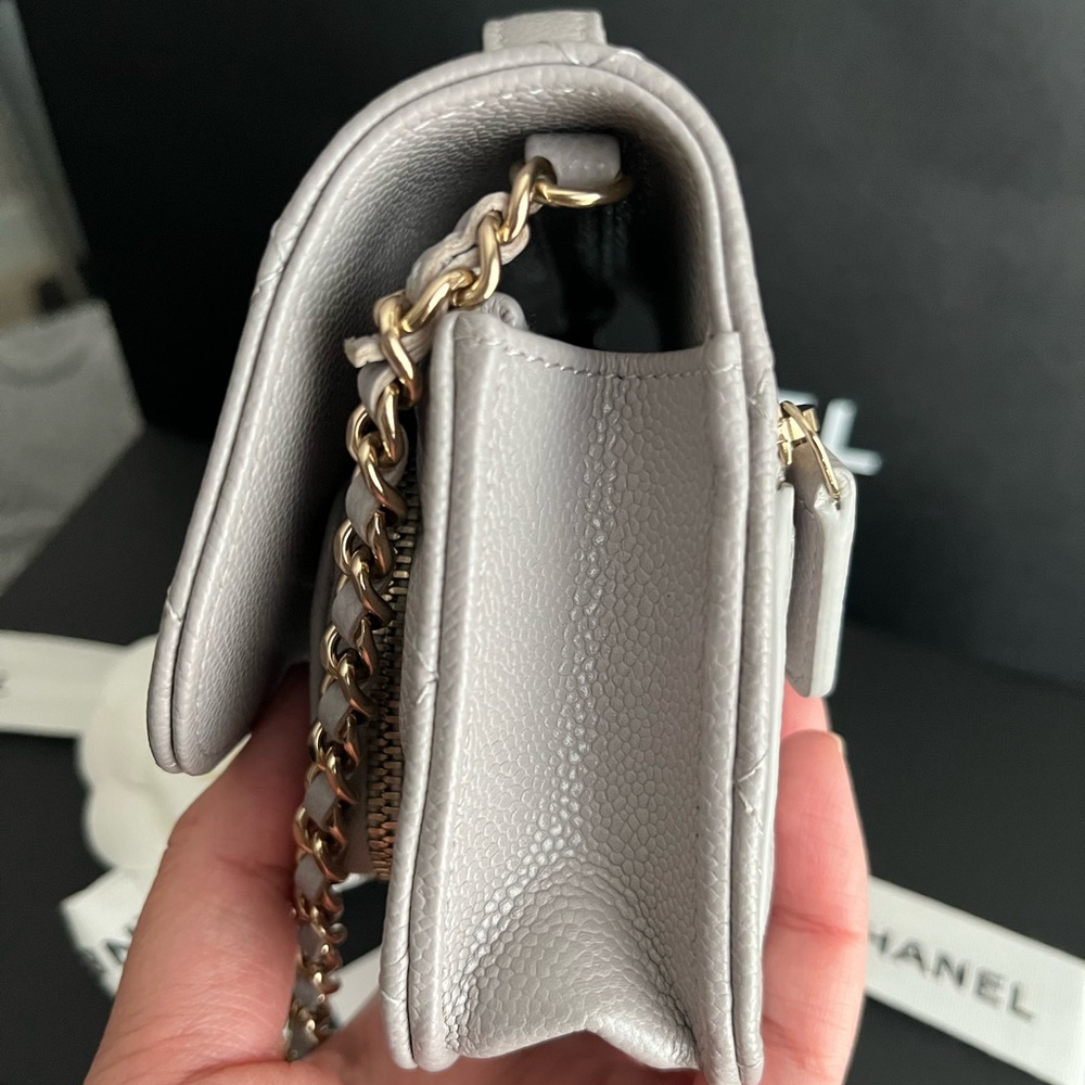 ❌ sold ❌Chanel 22B Business Affinity Clutch on chain - Picture 5 of 9
